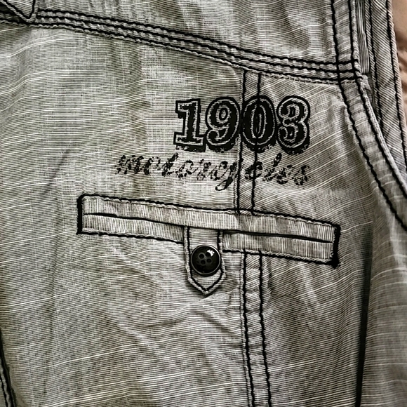 Gray Sleeveless Button-Up Top - Picture 7 of 7